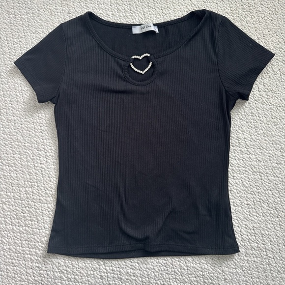 Black Cut Out Short Sleeve Ribbed Tee with Metal Heart - Picture 1 of 5